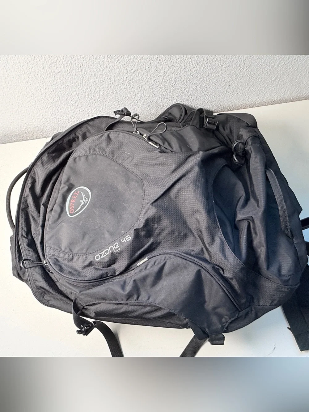 Osprey Ozone 46 Day Black Travel Backpack Carry On Hiking Laptop Bag